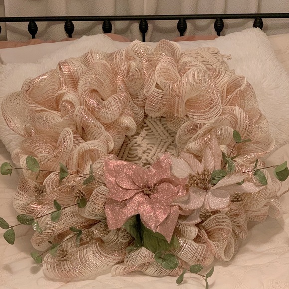 Rose gold leafy wreath